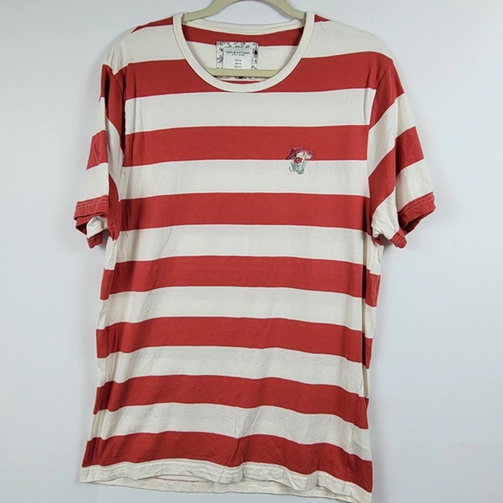 White and red stripped short sleeve shirt for men